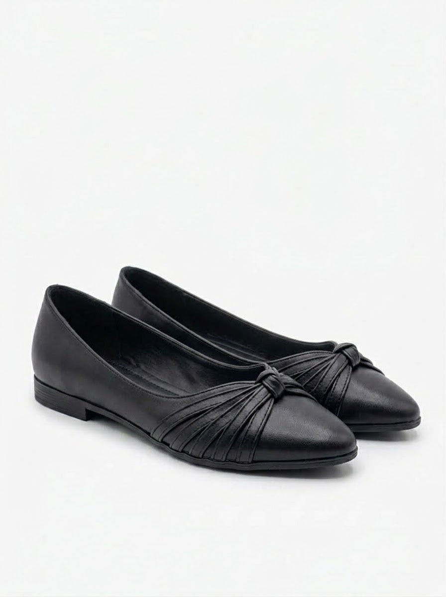 Pair of black knot bow pointed ballet flats